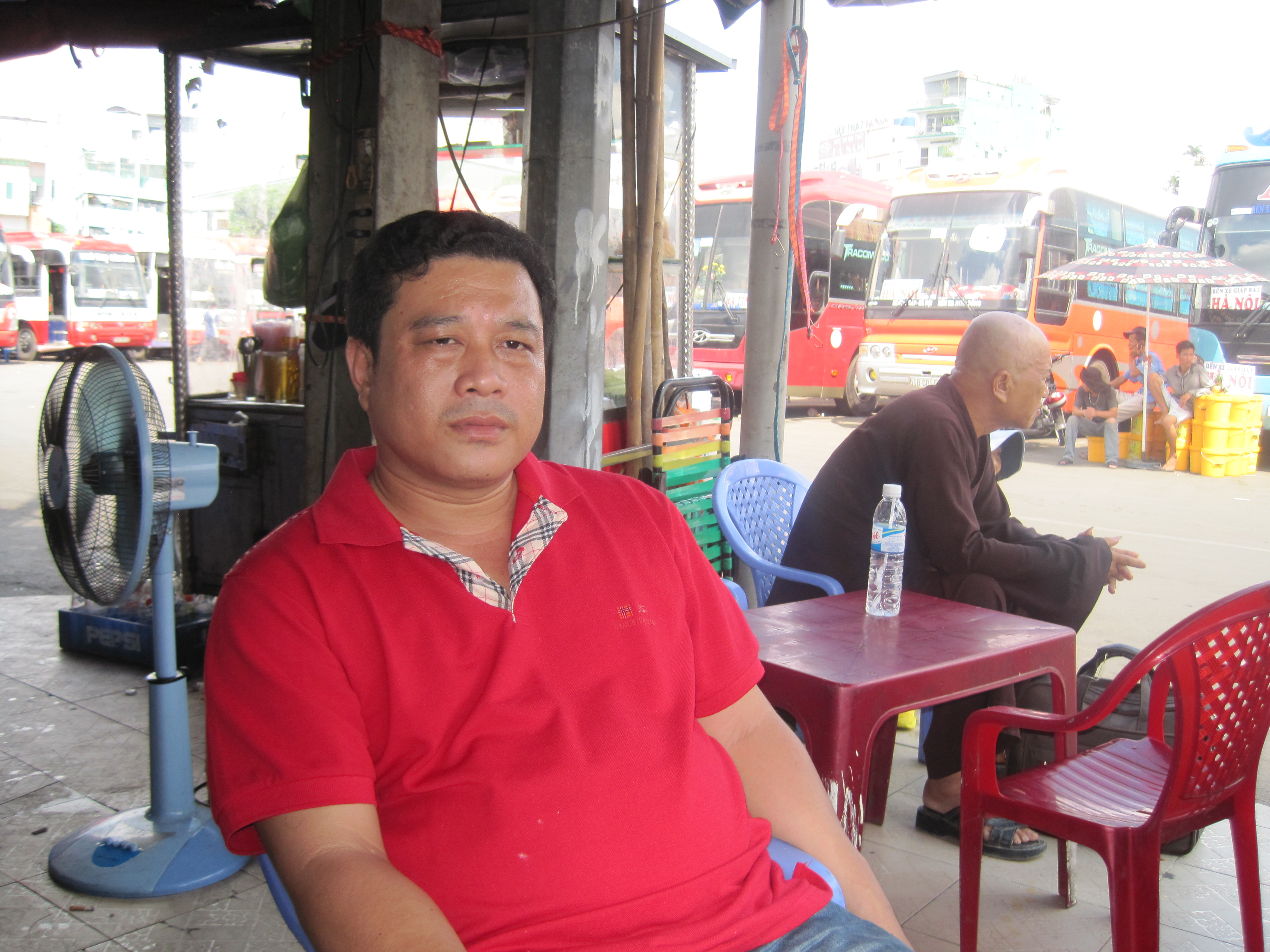 Personalet fra hotellet i Saigon som kjørte meg på scooteren til busstasjonen.