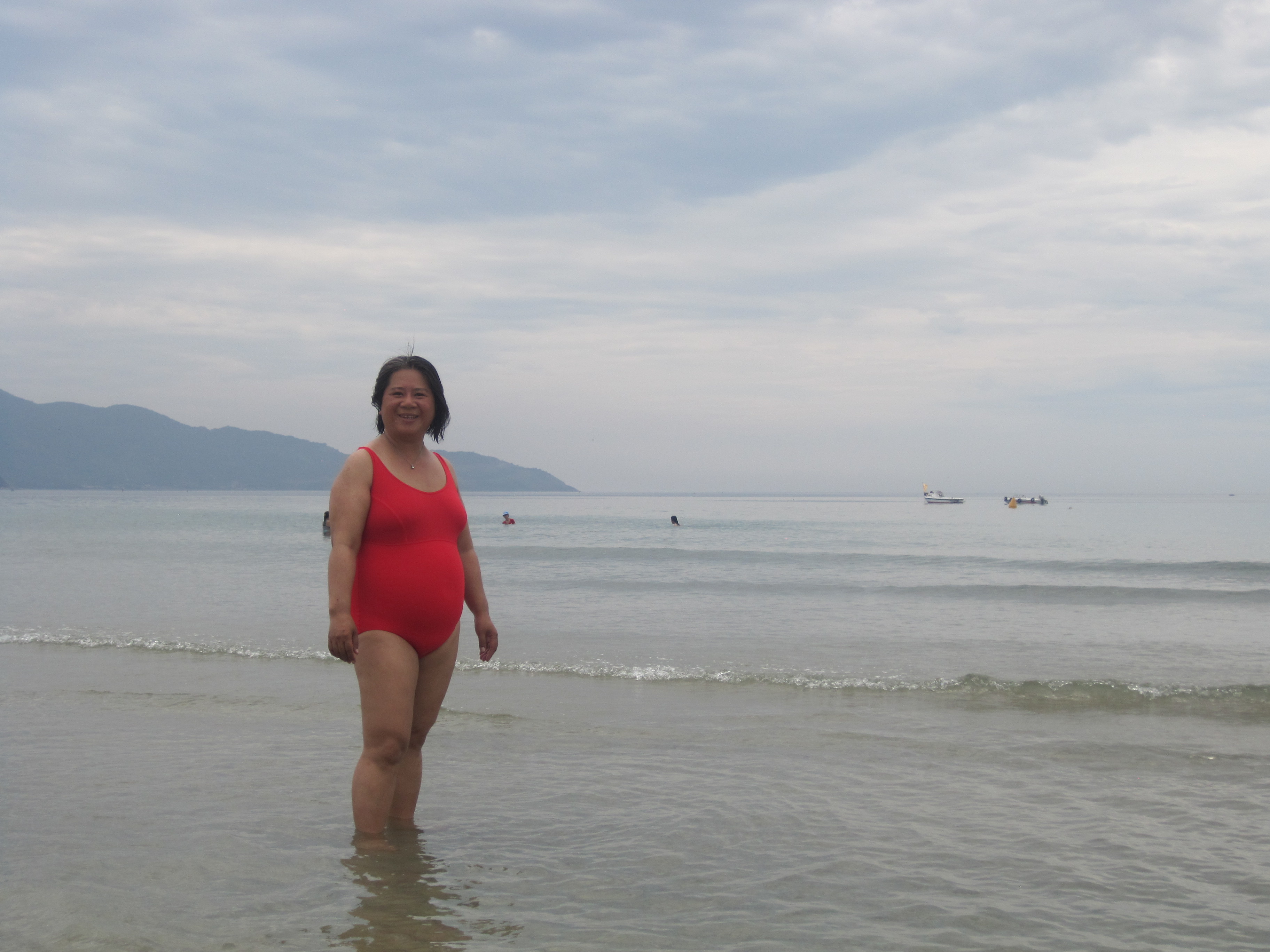 Godt og varmt langstrakt strand.