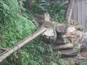 Gammel ingeniørkunst blir brukt i landsbyen.