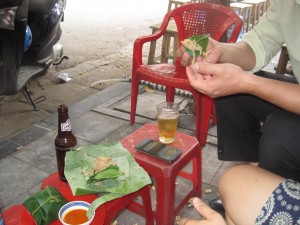 Svinesnadder til øl som jeg turde å ta en smakebit av. Smakte ikke værst.