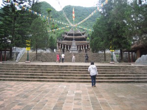 Del av Perfume Pagoda. Et tempel.