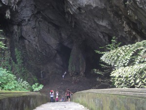 Grotten er dypere, men får ikke tatt bilder pga. elendig kamera.